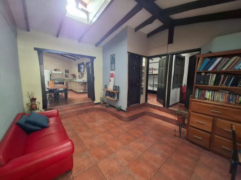 Casa habitada cerca del Polideportivo de San Ramón, vista 1