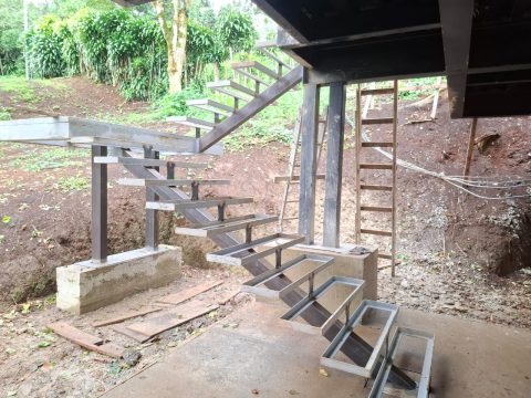 Escaleras en construcción de la casa en Villas del Café